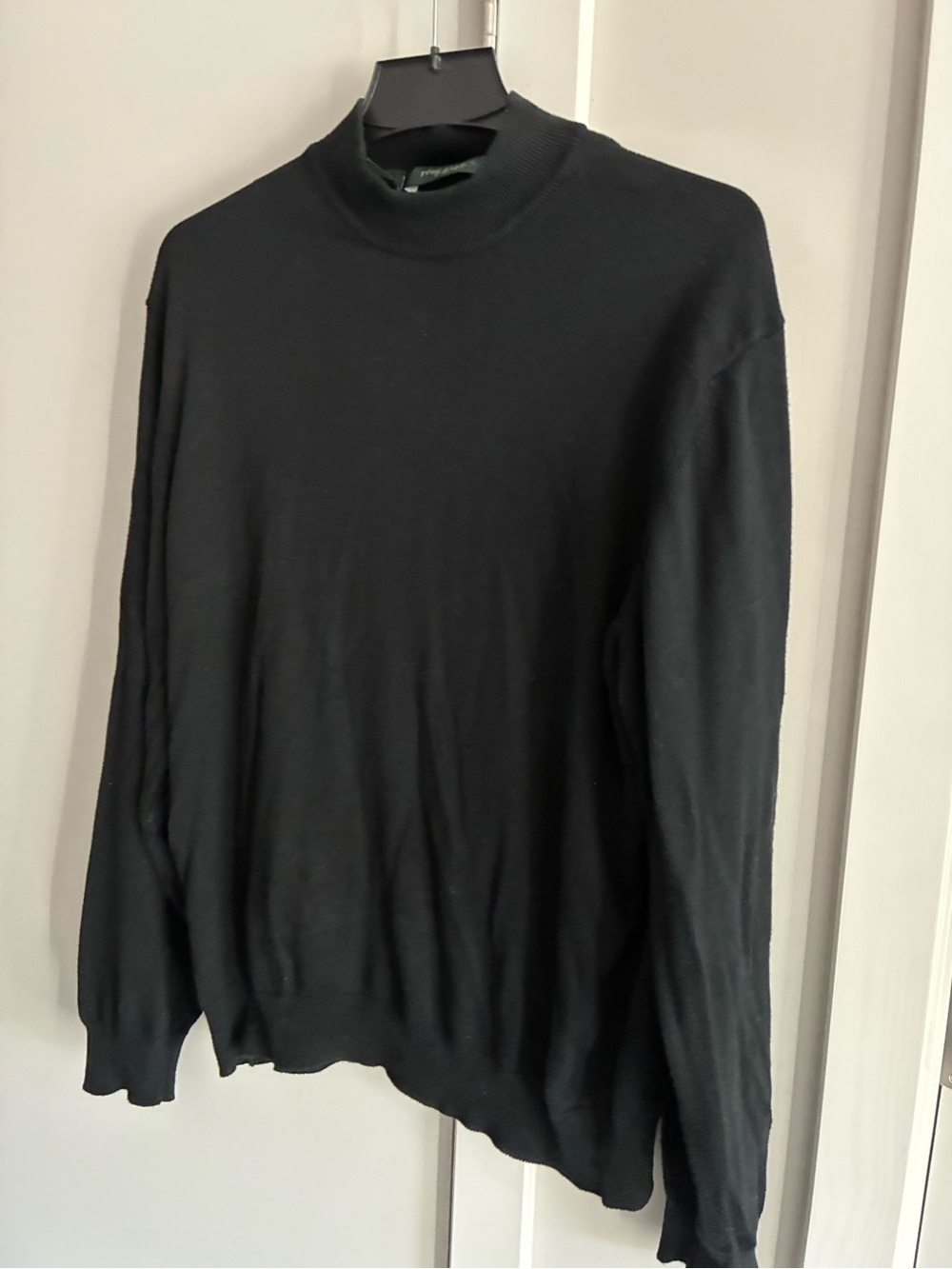 Tom James Men's Black Turtleneck Sweater